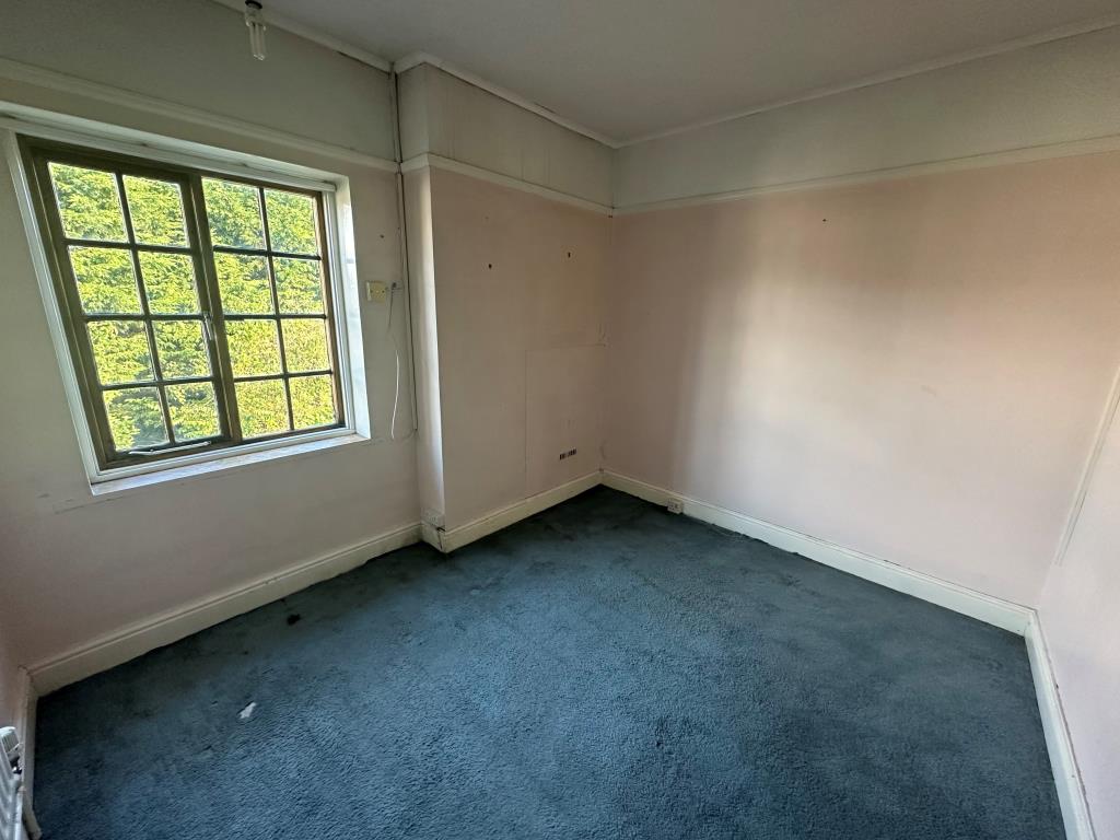 Lot: 129 - FOUR-BEDROOM DETACHED HOUSE FOR REFURBISHMENT - Bedroom three